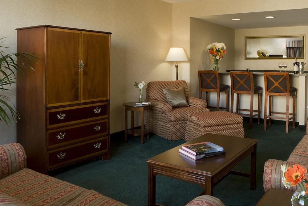 Holiday Inn Arlington At Ballston By Ihg Екстериор снимка