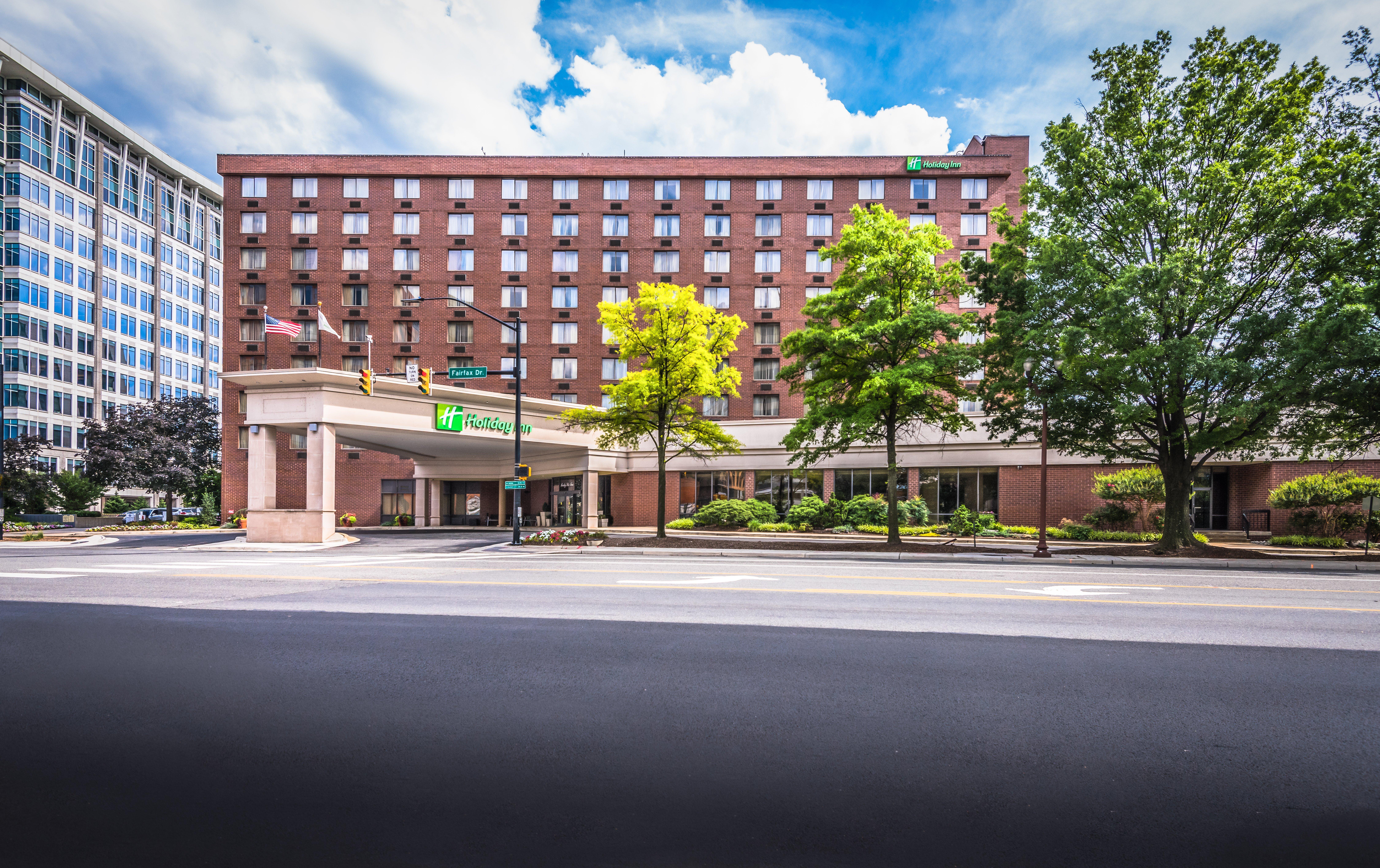 Holiday Inn Arlington At Ballston By Ihg Екстериор снимка