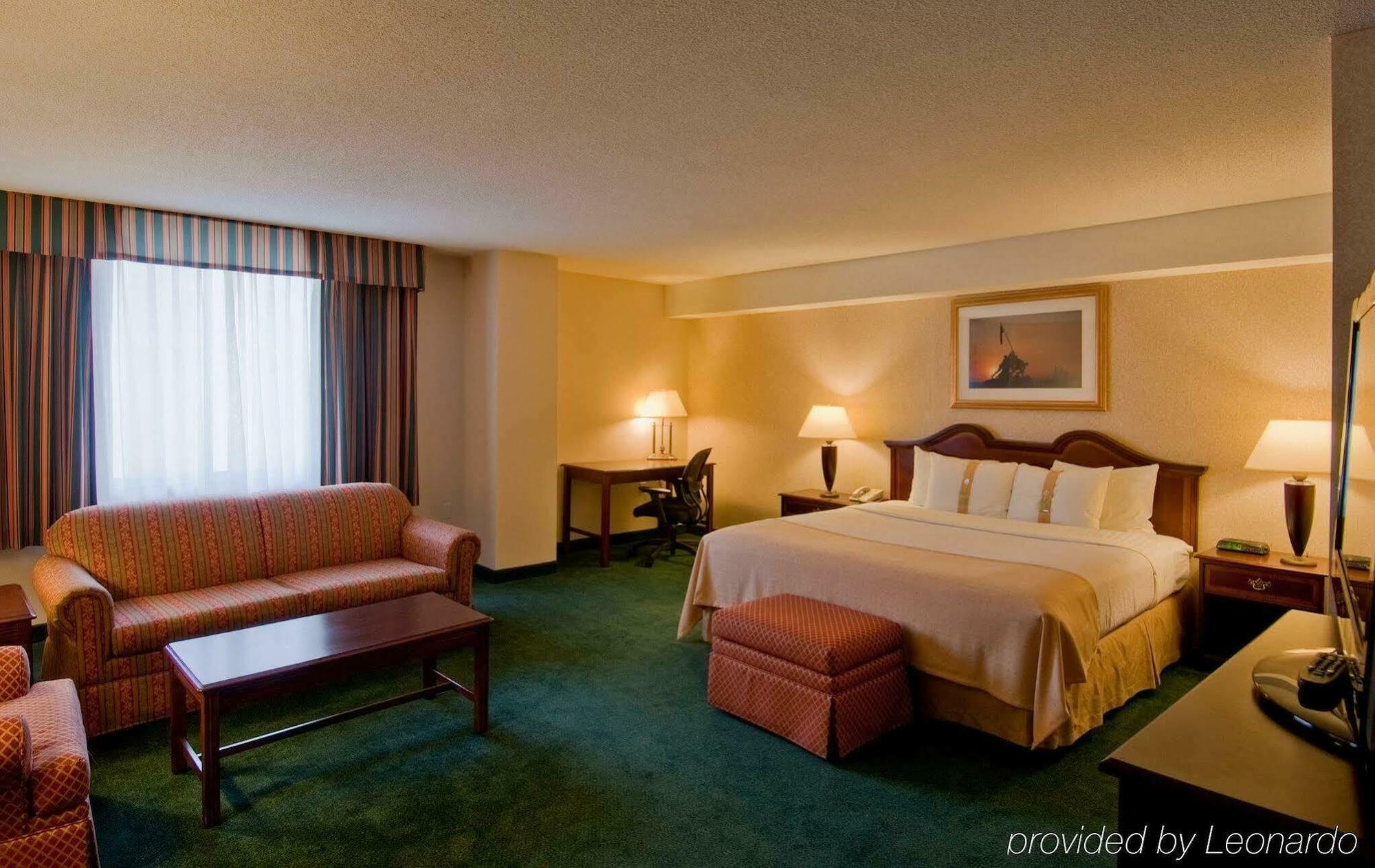 Holiday Inn Arlington At Ballston By Ihg Стая снимка
