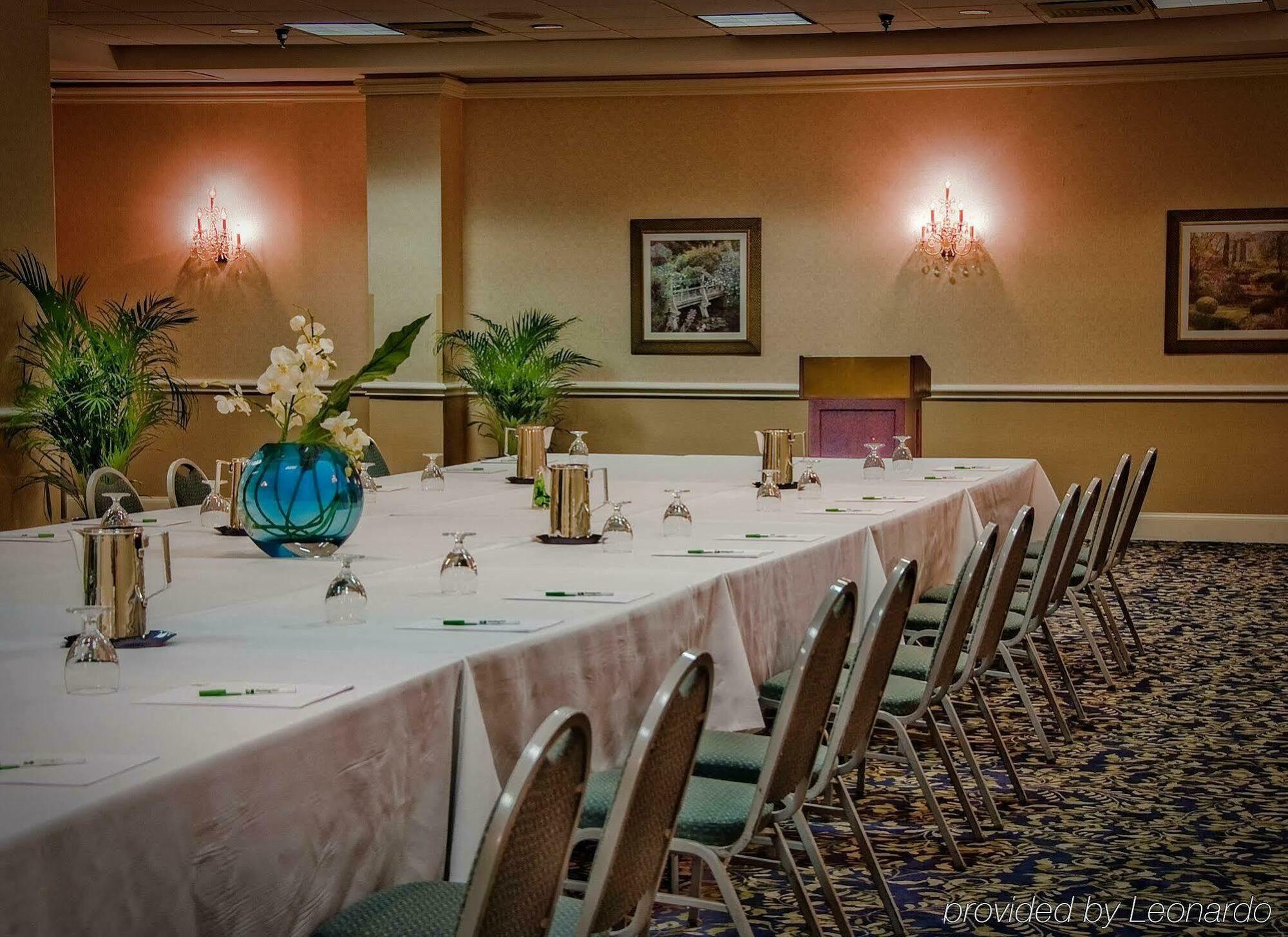 Holiday Inn Arlington At Ballston By Ihg Съоръжения снимка